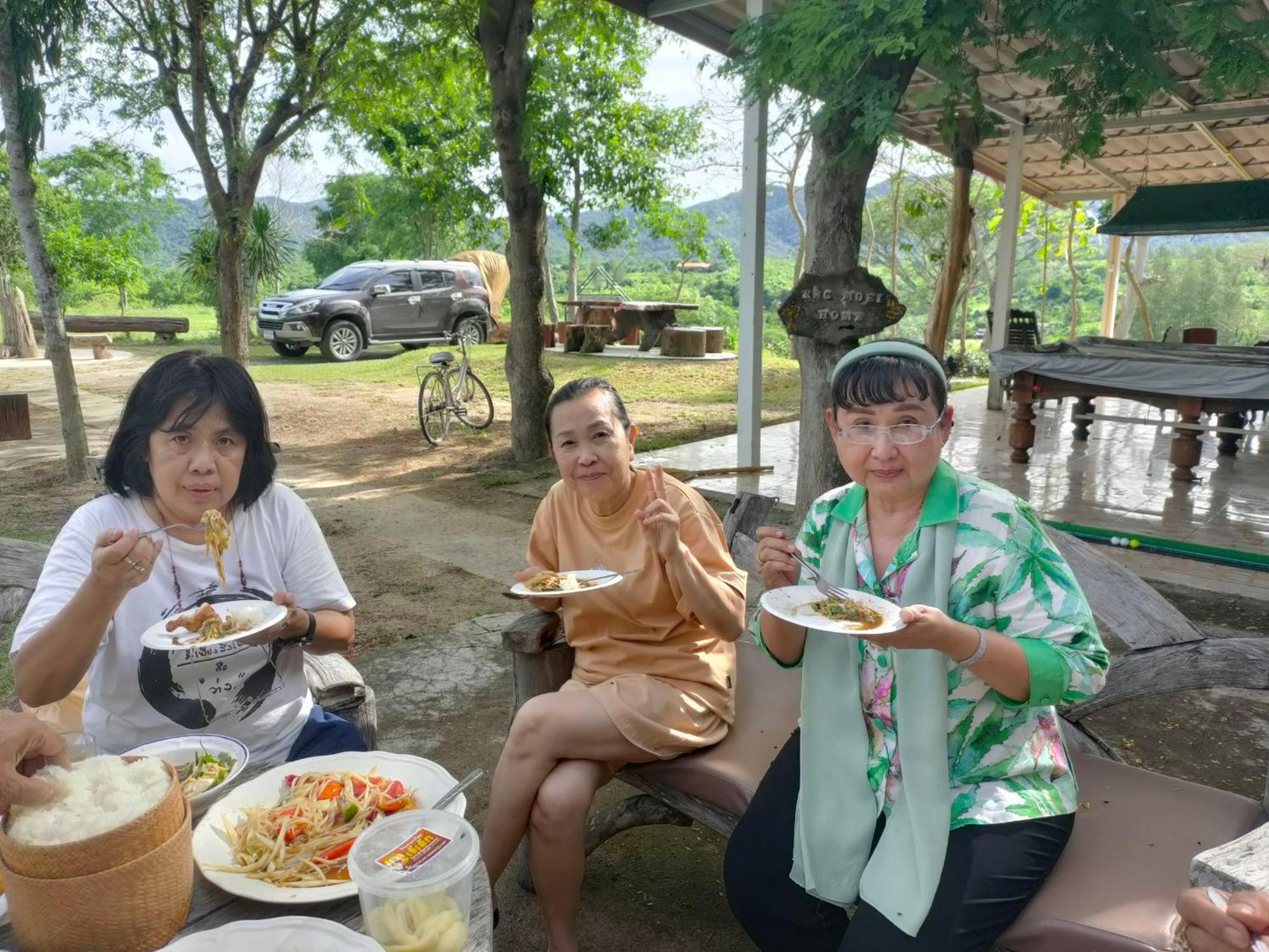 บ้านอิงเมยแคมป์ แก่งกระจาน Ban Phu Bon Екстер'єр фото