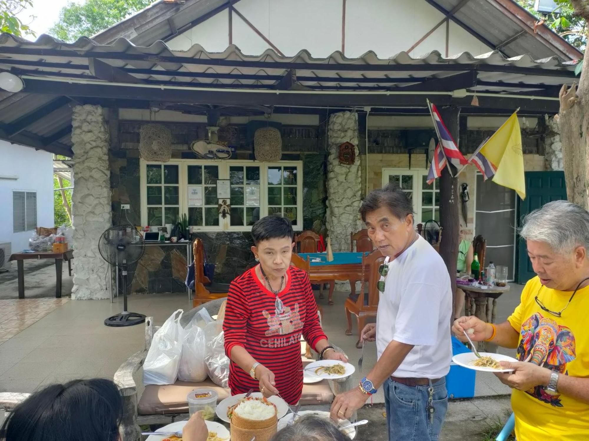 บ้านอิงเมยแคมป์ แก่งกระจาน Ban Phu Bon Екстер'єр фото