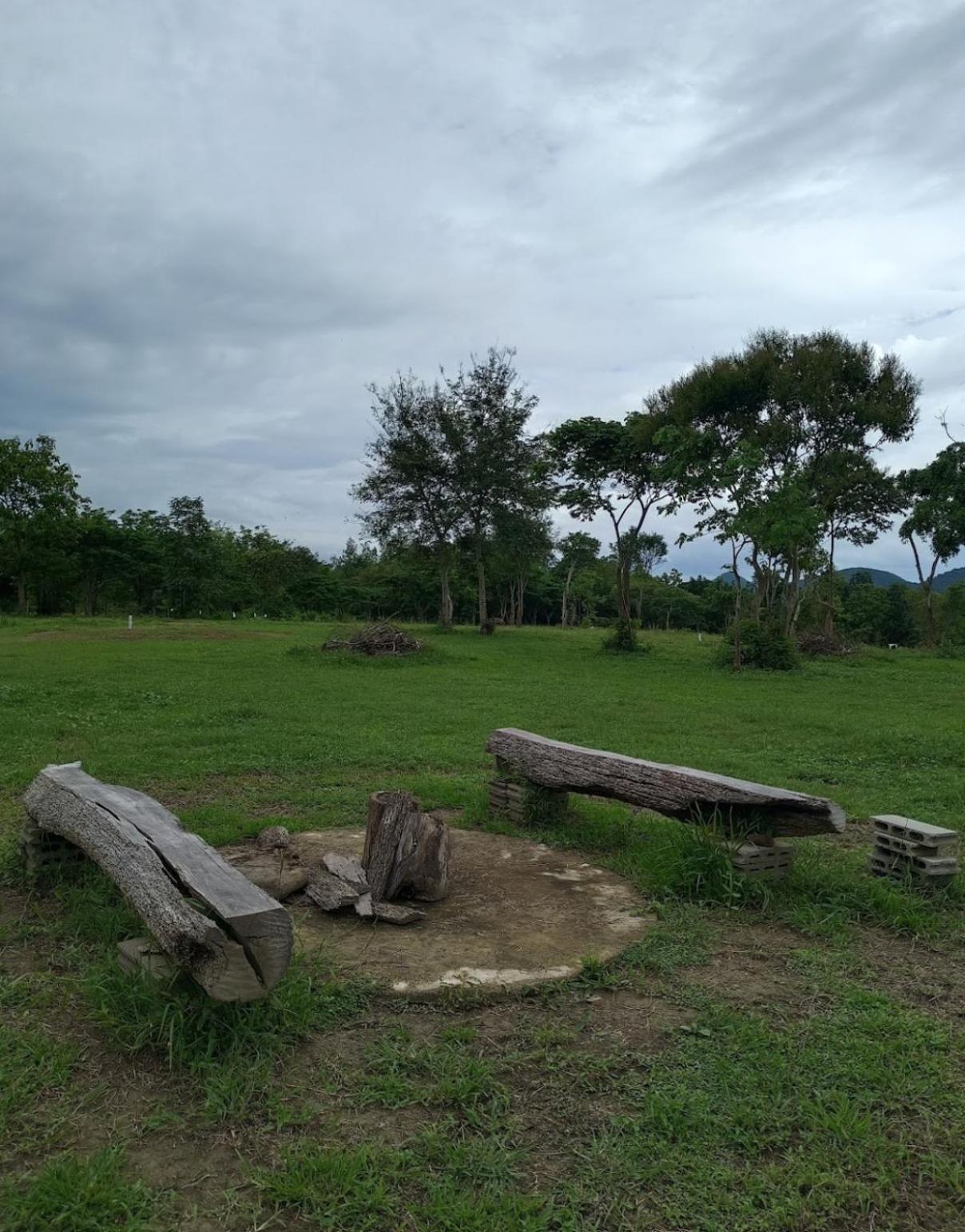 บ้านอิงเมยแคมป์ แก่งกระจาน Ban Phu Bon Екстер'єр фото
